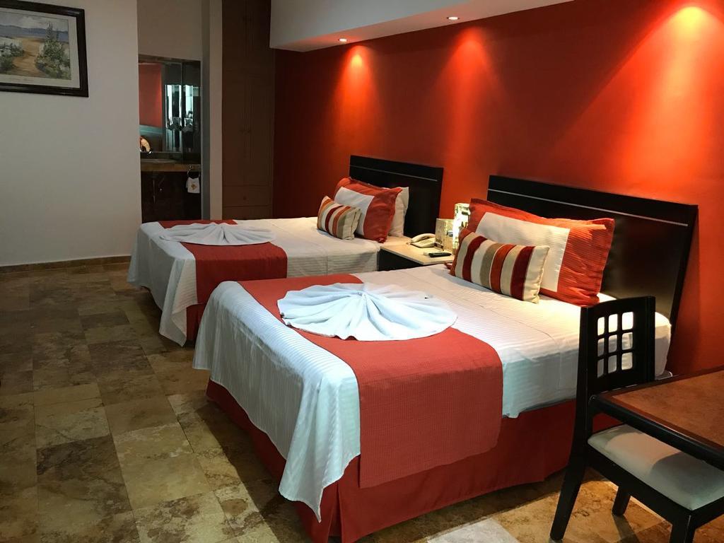 Hotel Empresarial Paraíso Esterno foto
