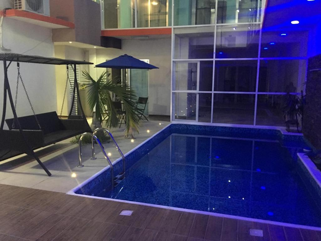 Hotel Empresarial Paraíso Esterno foto